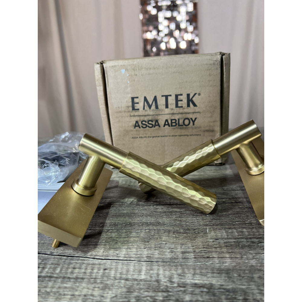 Emtek Assa Abloy 5507 Stretto Passage Hammered Brass